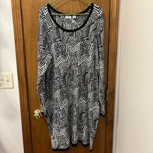 Geometric black and white Cato sweater dress, sz 22-24